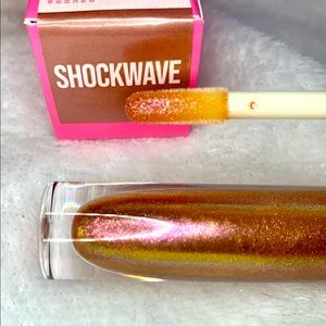 Jeffree Star the gloss in Shockwave